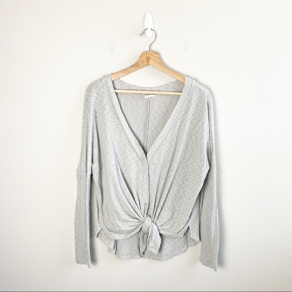 Calson Light Gray Long Sleeve V-neck Front Tie Blouse - Picture 1 of 5